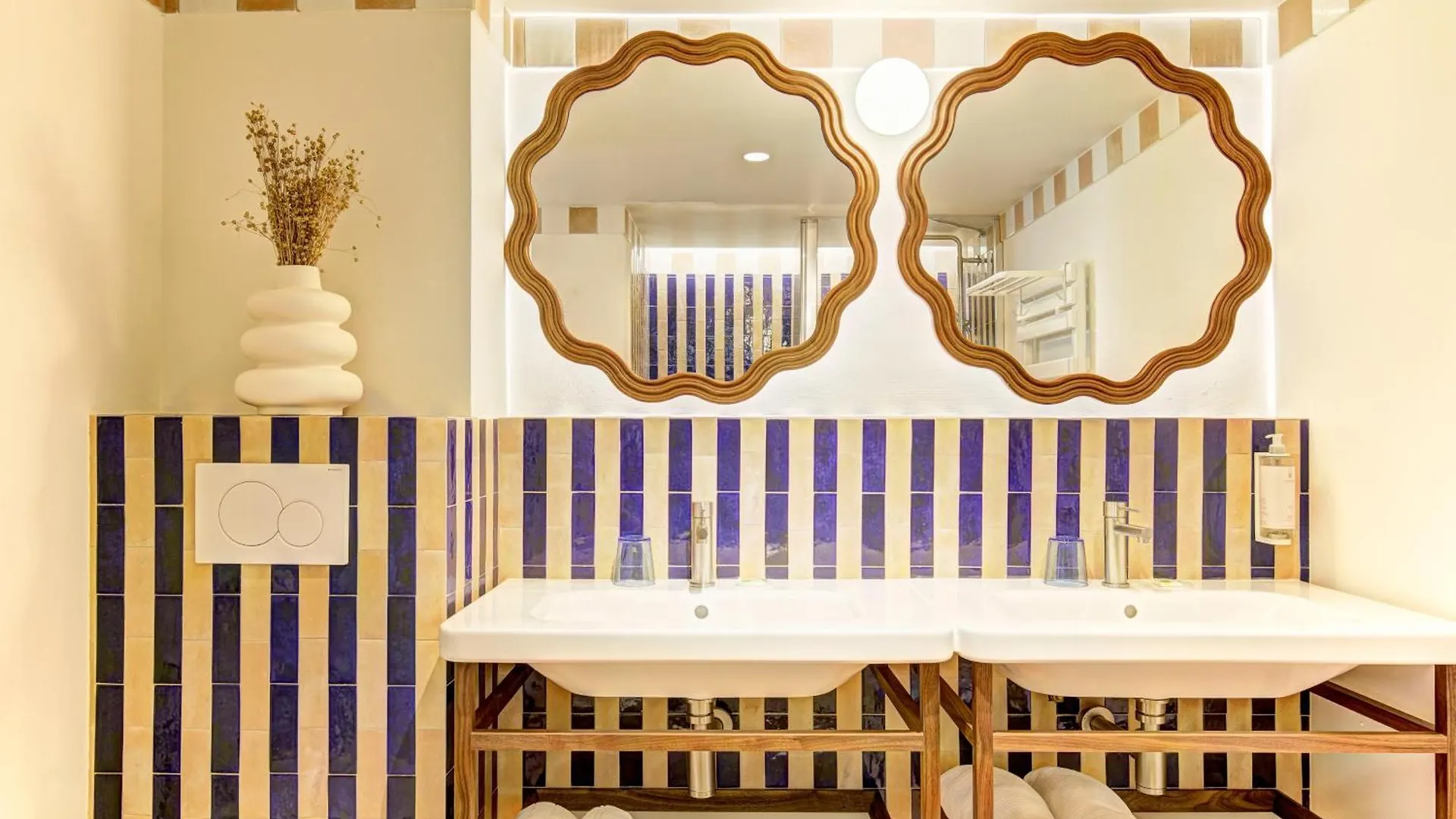 Hotel Gabriel Menton 3*,  France